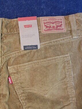 Levi's Women Wide Whale Corduroy Pants - 33 x 30 NWT
